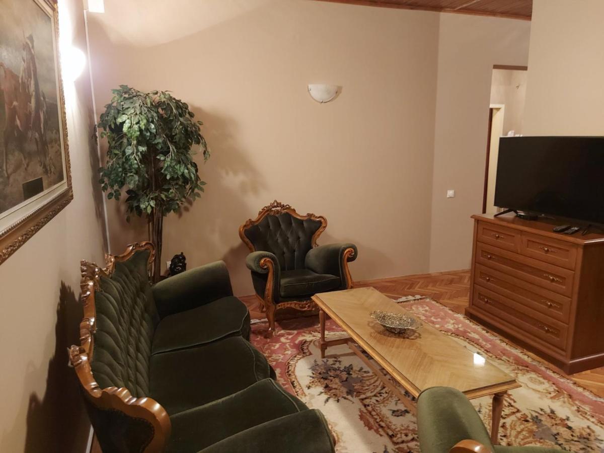 Danica I Vuk Lägenhet Ni Exteriör bild